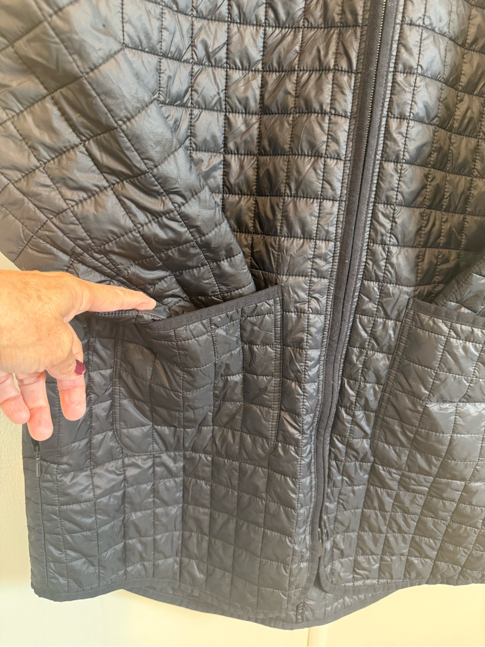 Athleta Grandview PrimaLoft
Shell Jacket, Black size L - Picture 9 of 14